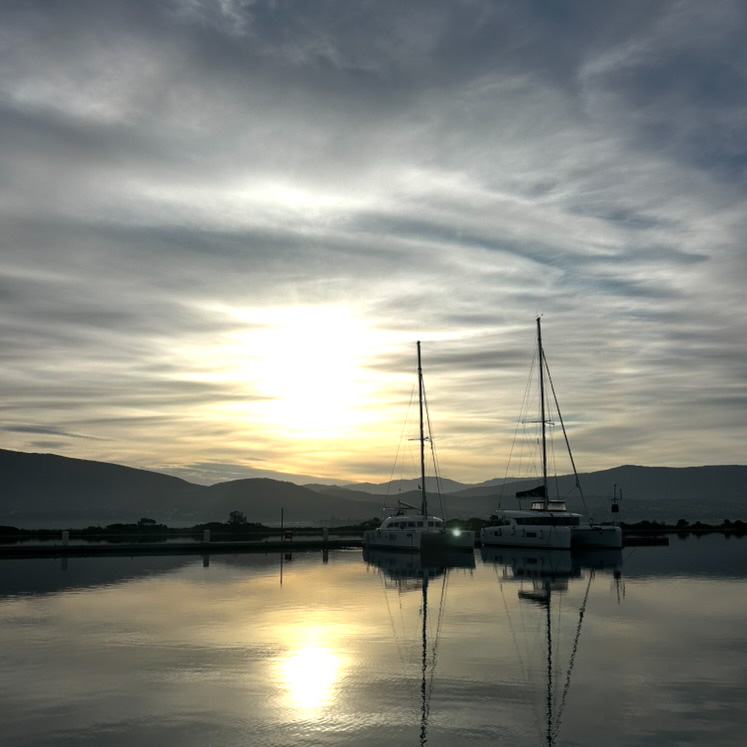 Motor Yacht Charters