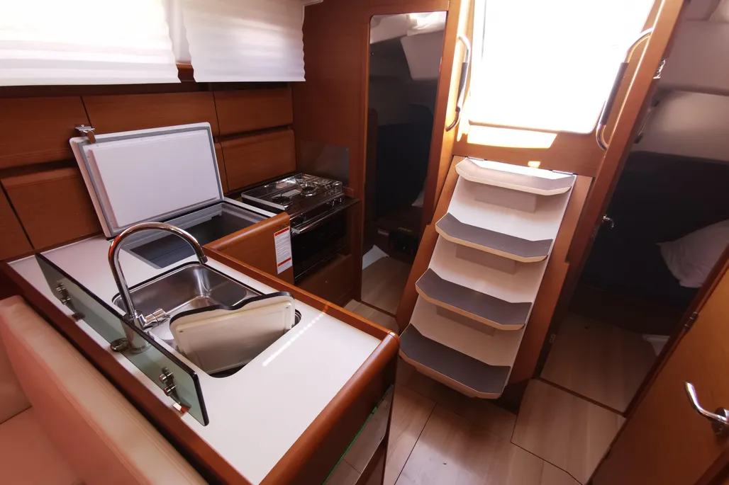 Jeanneau Sun Odyssey 389 | ID 92 - 10